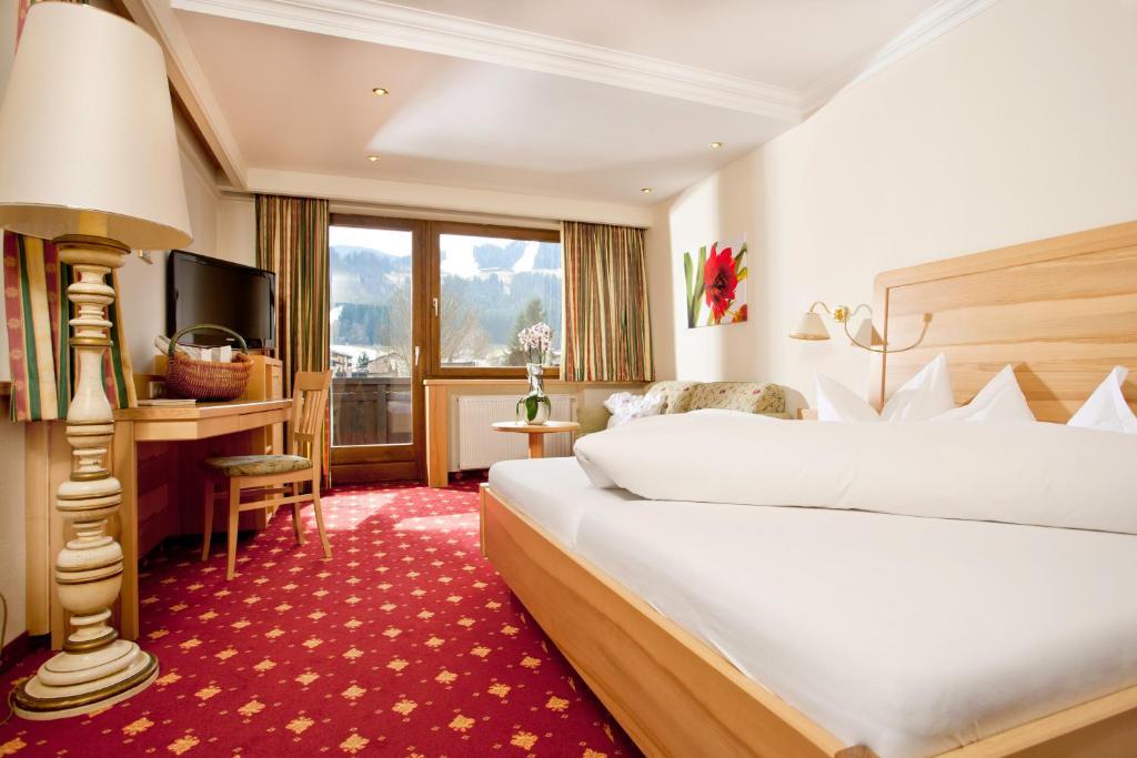 Hotel Kirchenwirt à Reith im Alpbachtal Chambre photo